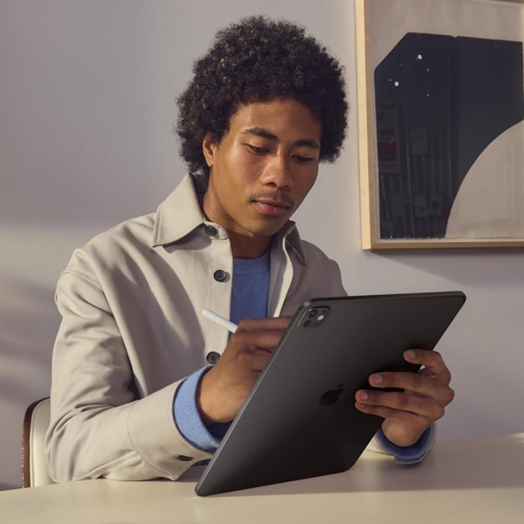 iPad Pro M5 Wi-Fi 256 GB 11" MDWK4TU/A Uzay Siyahı Tablet (Apple Türkiye Garantili)
