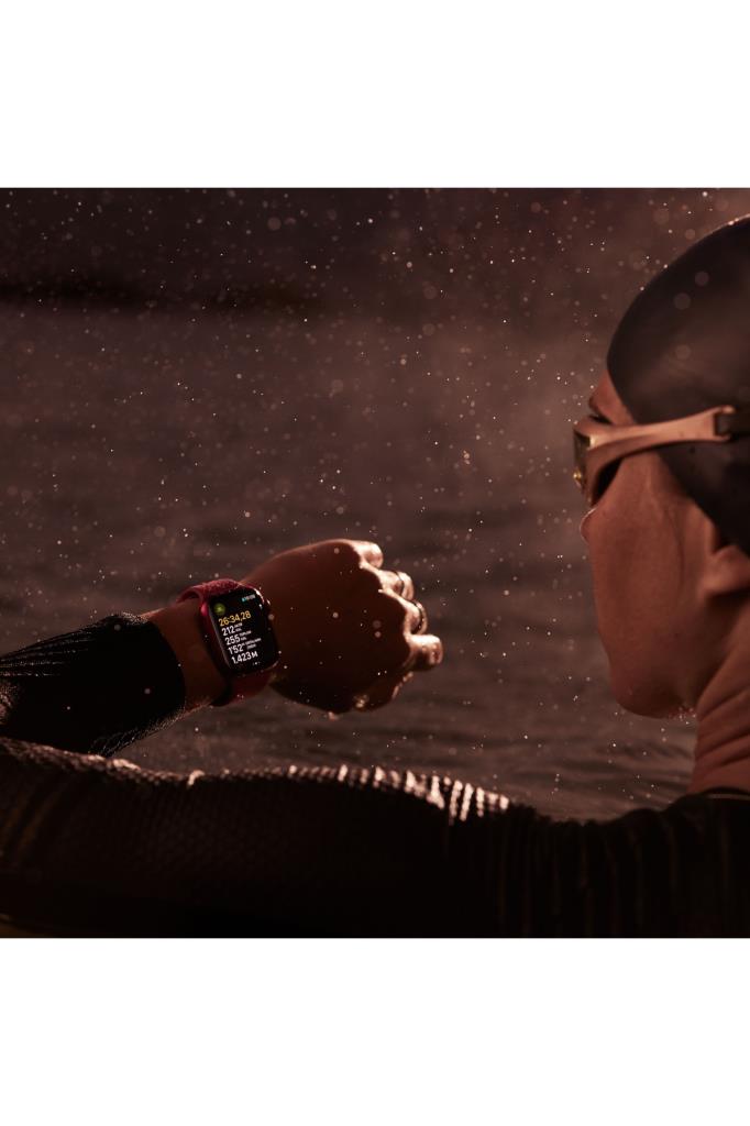 Apple Watch Series 9 GPS 41mm Yıldız Işığı Alüminyum Kasa ve Yıldız Işığı Spor Kordon - S/M