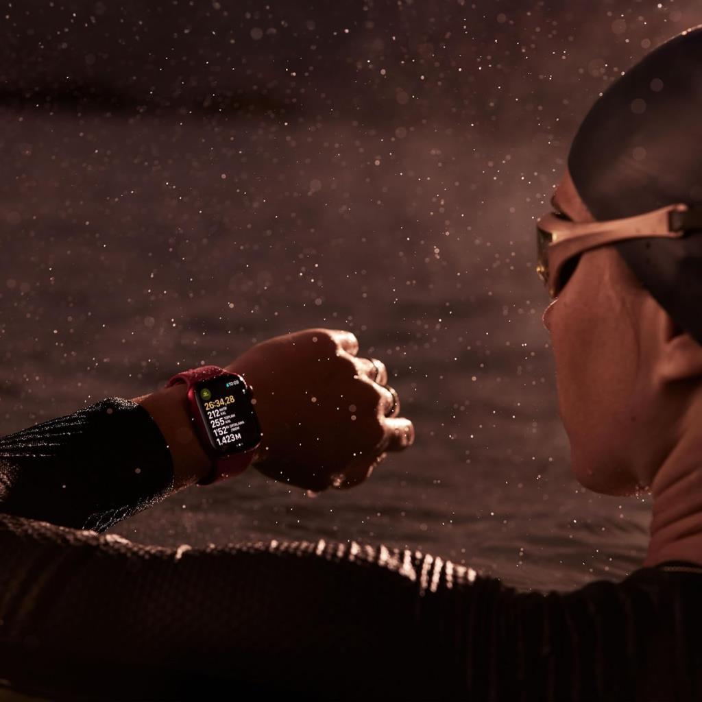 Apple Watch Series 9 GPS + Cellular 45mm Kırmızı Alüminyum Kasa ve Kırmızı Spor Kordon Akıllı Saat Teşhir (Açıklamayı Okuyunuz)