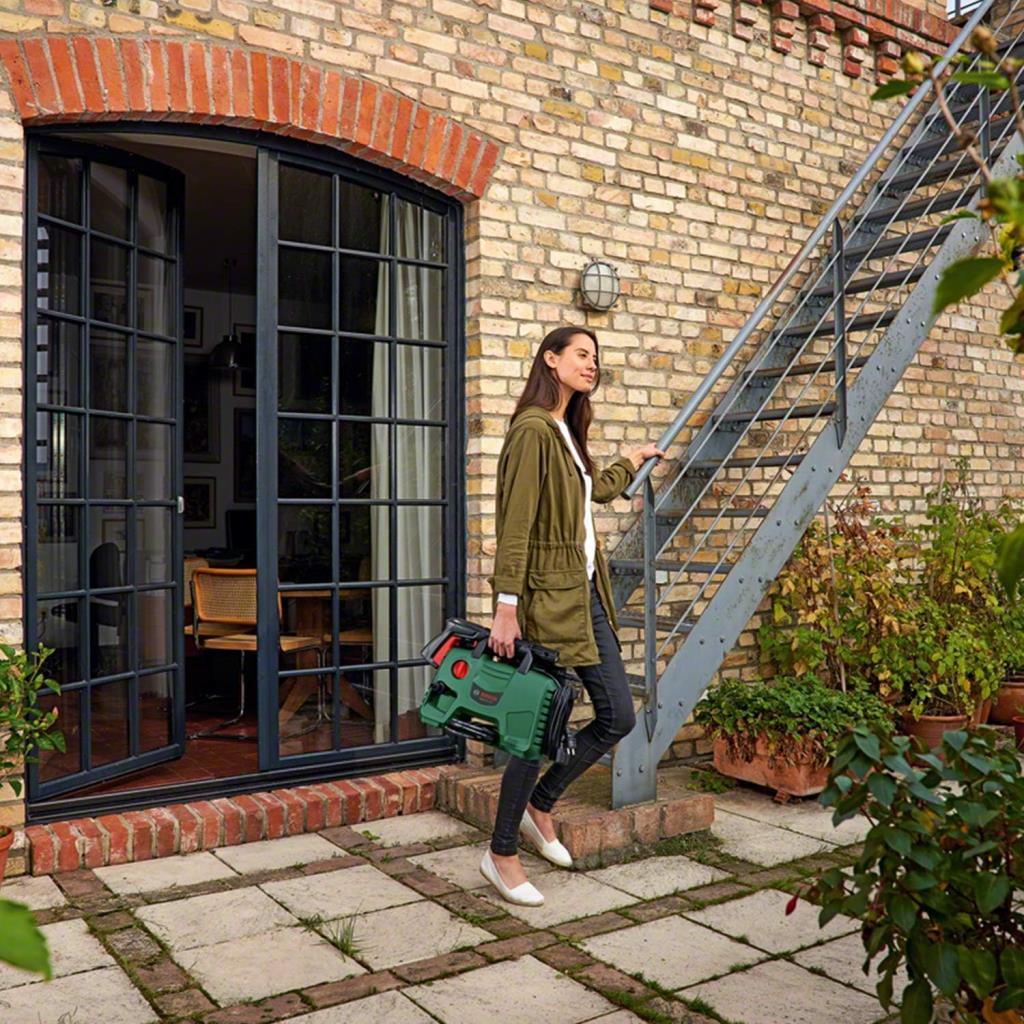 Bosch EasyAquatak 120 1500 W Basınçlı Yıkama Makinesi Outlet