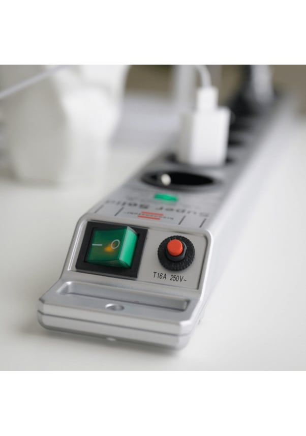 Brennenstuhl Super Solid Surge Protection 13.500 mAh Anahtarlı 8'li 2.5 m Akım Korumalı Priz