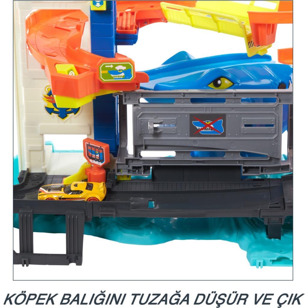Hot Wheels Köpek Balığından Kaçış Oyun Seti HDP06 Teşhir