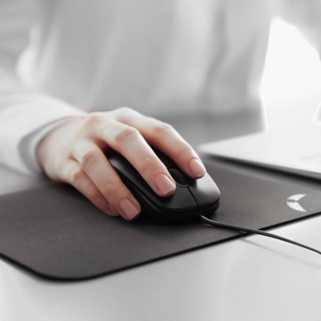 GoLite Basic Edition - 70x30 Gaming Mouse Pad, Kaymaz Taban, Geniş ve Dayanıklı Oyuncu Mousepad, Hassas Kontrol ve Hızlı Tepki için Pürüzsüz Yüzey Fare Altlığı, Siyah - TEŞHİR