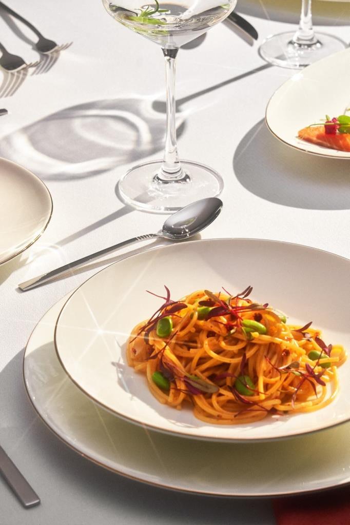 Karaca Elegance Nil 316+ 84 Parça 12 Kişilik Çatal Kaşık Bıçak Takımı Outlet