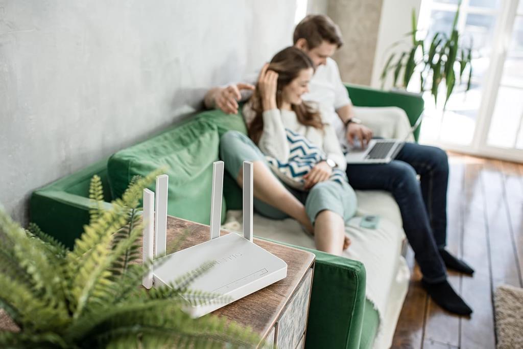 Keenetic Sprinter KN-3710-01-EU Mesh AX1800 1800 Mbps Router Outlet