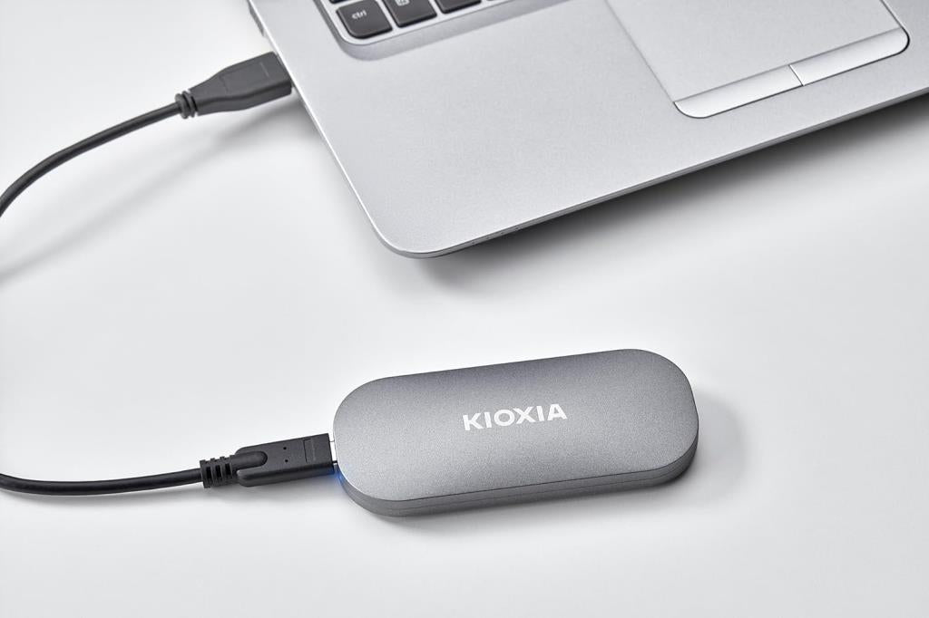 Kioxia Exceria Plus 500 GB LXD10S500GG8 SSD USB 3.2 Taşınabilir Disk Outlet