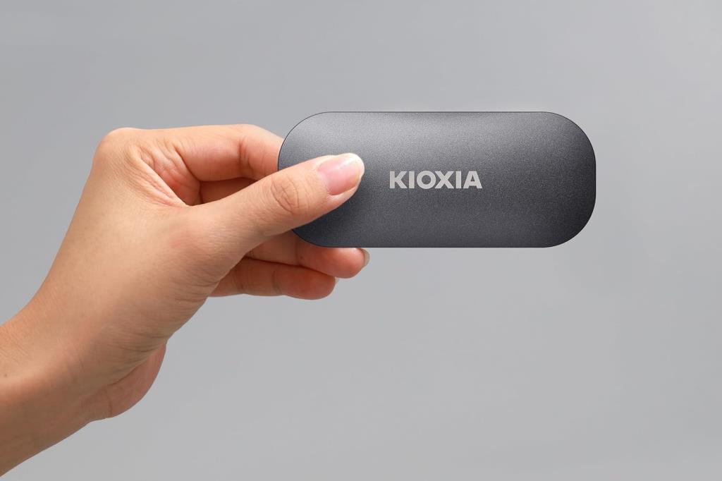 Kioxia Exceria Plus 500 GB LXD10S500GG8 SSD USB 3.2 Taşınabilir Disk Outlet