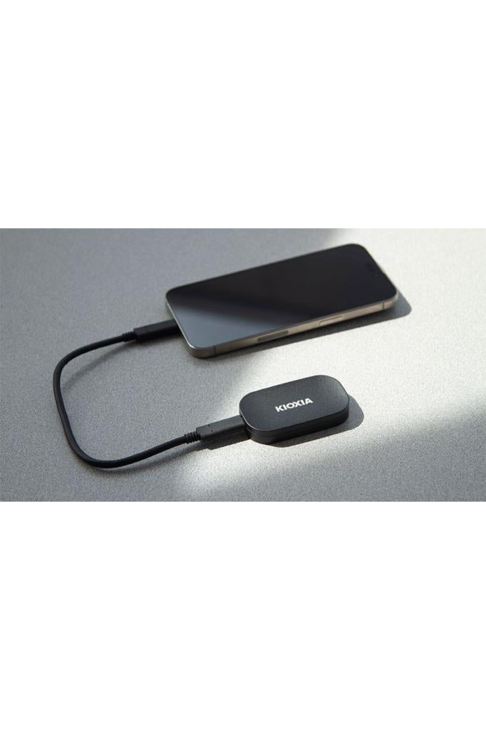Kioxia Exceria Plus G2 LXD20K001TG8 USB 3.2 1 TB Taşınabilir SSD Teşhir
