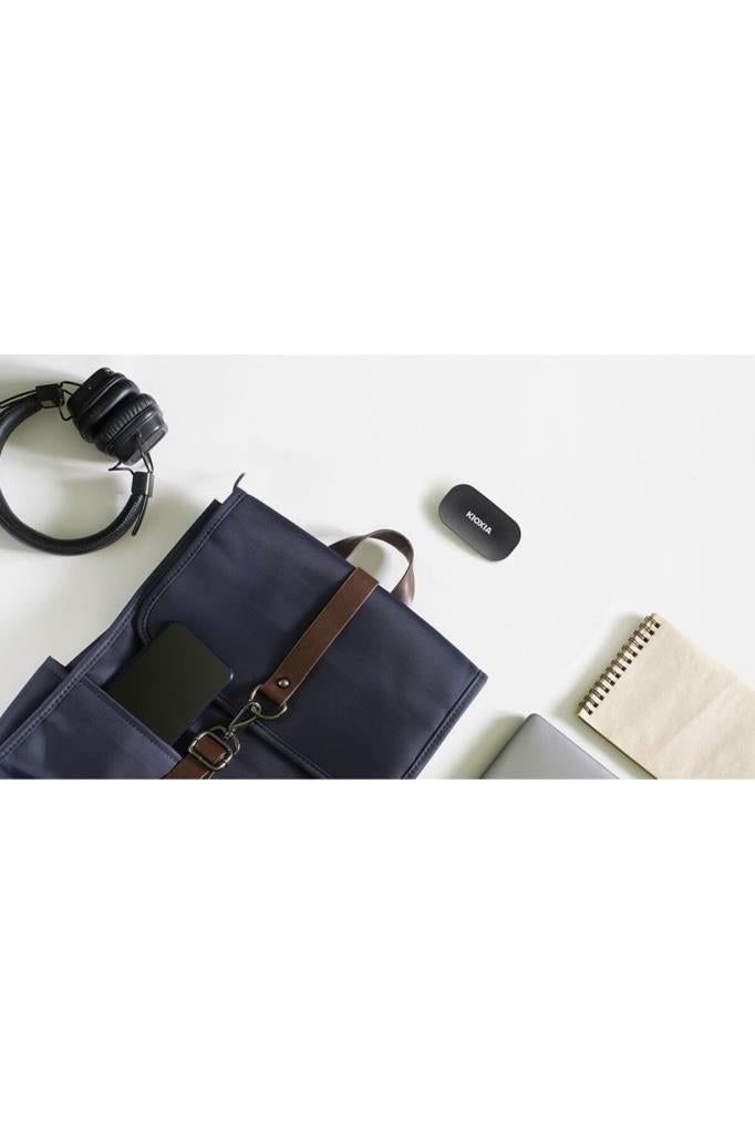 Kioxia Exceria Plus G2 LXD20K001TG8 USB 3.2 1 TB Taşınabilir SSD Teşhir