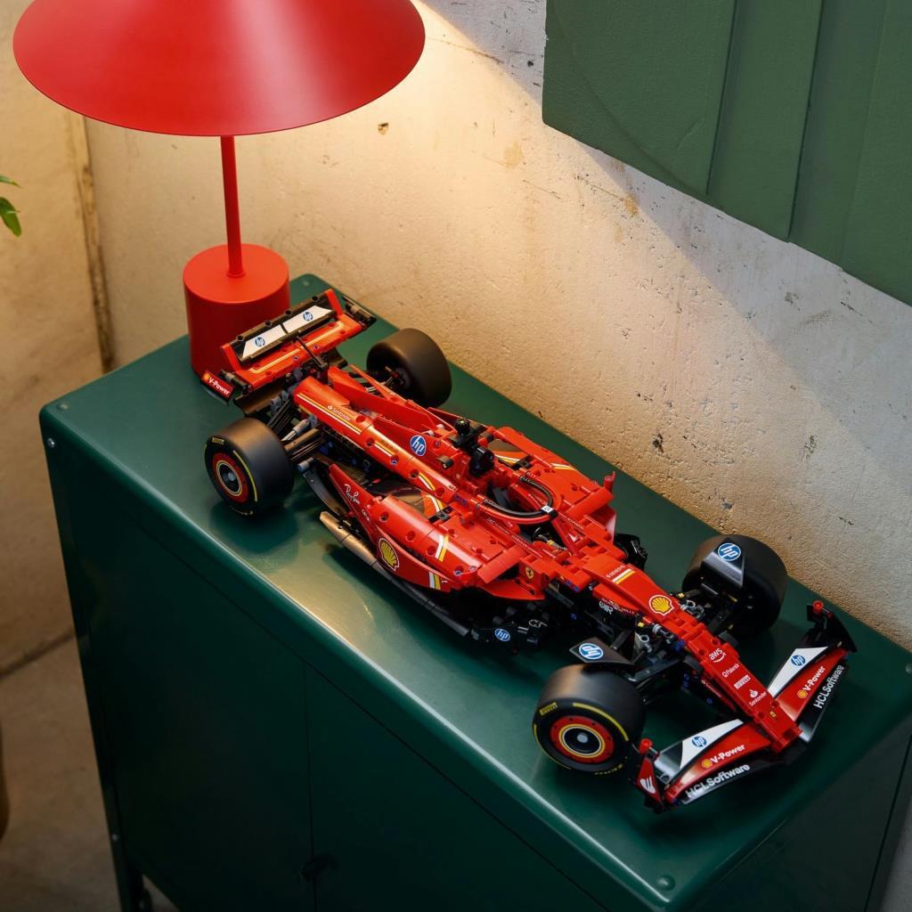 Lego 42207 Technic Ferrari SF-24 F1 Araba