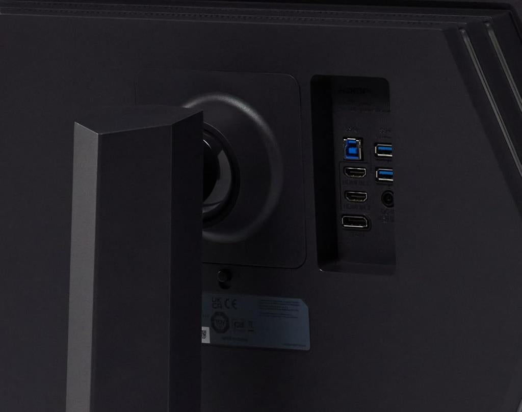 LG UltraGear 32GQ850-B Monitör Teşhir