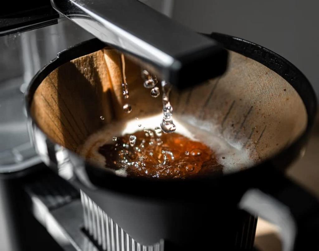 Moccamaster Select Kırmızı Cam Potlu Filtre Kahve Makinesi Teşhir