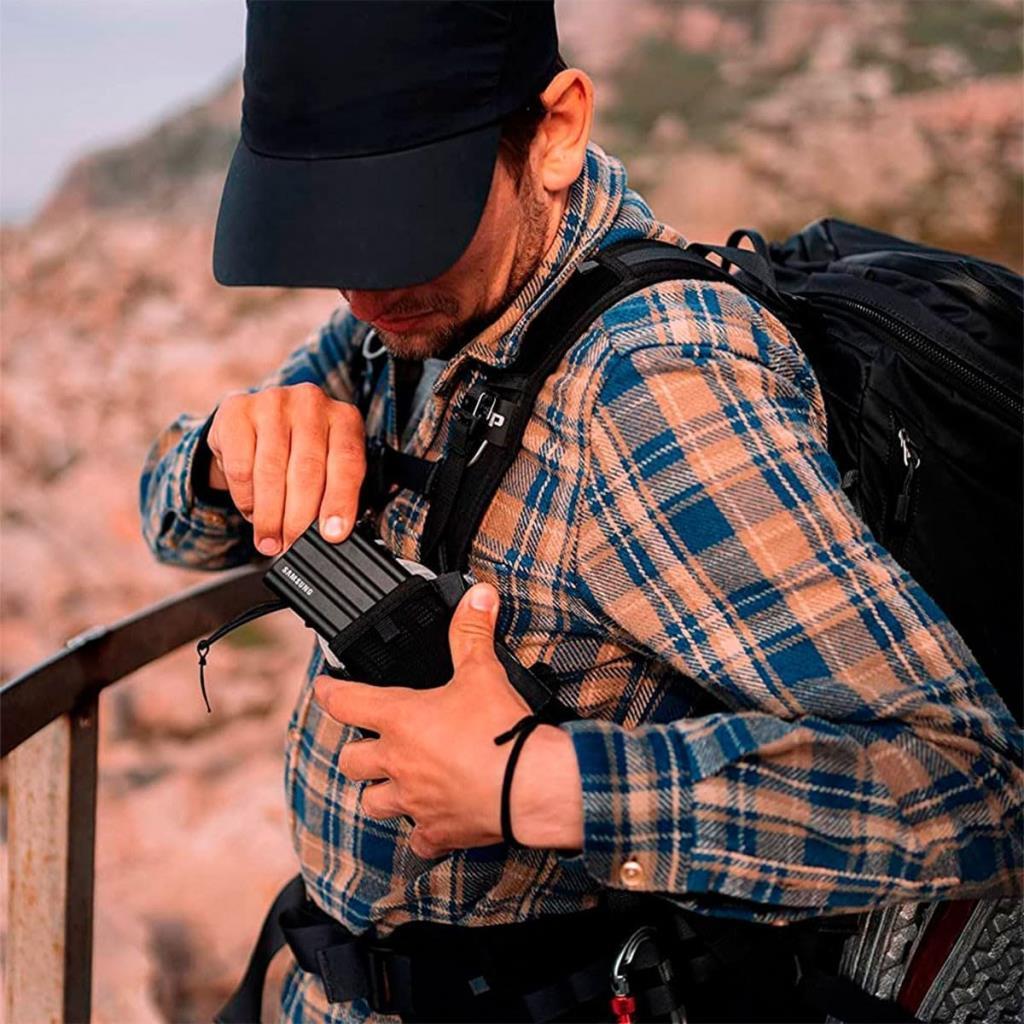 Samsung T7 Shield MU-PE2T0S/WW Black USB 3.2 2TB Portable SSD (Samsung Türkiye Warranty)