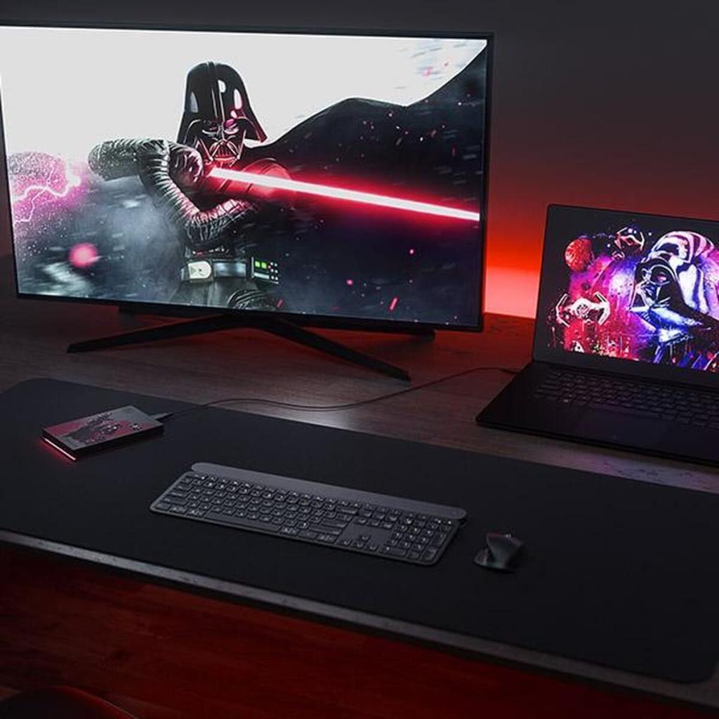 Seagate Darth Vader Special Edition FireCuda STKL2000411 USB 3.2 2.5" 2 TB Harici Harddisk Teşhir