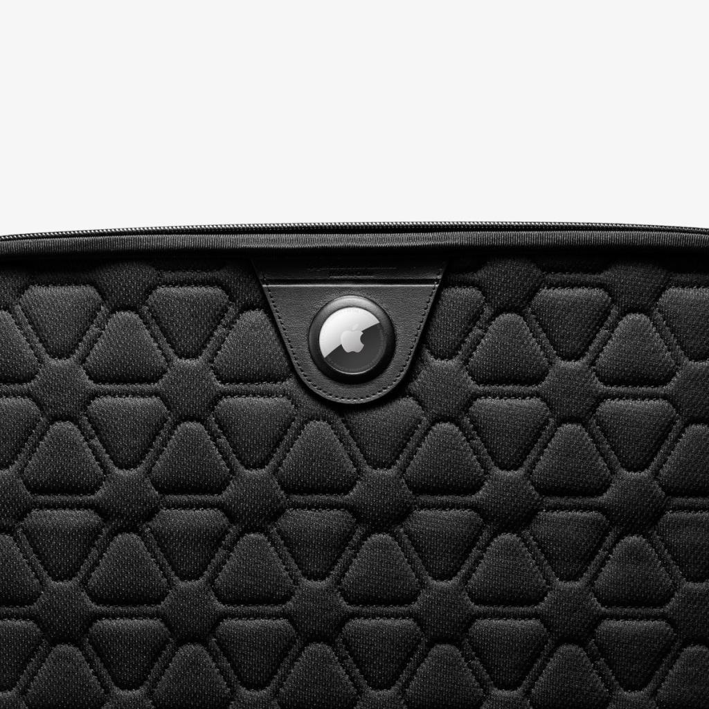 Spigen MacBook & Notebook Laptop 14'' Taşıma Çantası Rugged Armor Pro Pouch Black - AFA04270-Outlet
