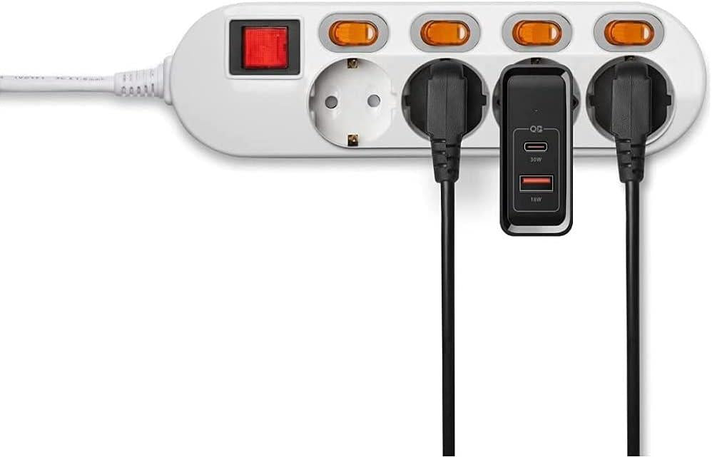 Spigen SteadiBoost F211 48 W Hızlı Şarj Adaptörü Teşhir