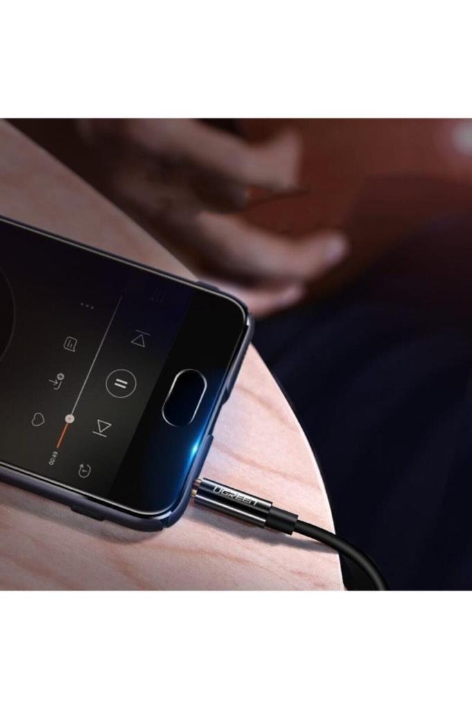 Ugreen 3.5mm Aux Stereo Kulaklık Çoklayıcı Kablo Beyaz - Outlet