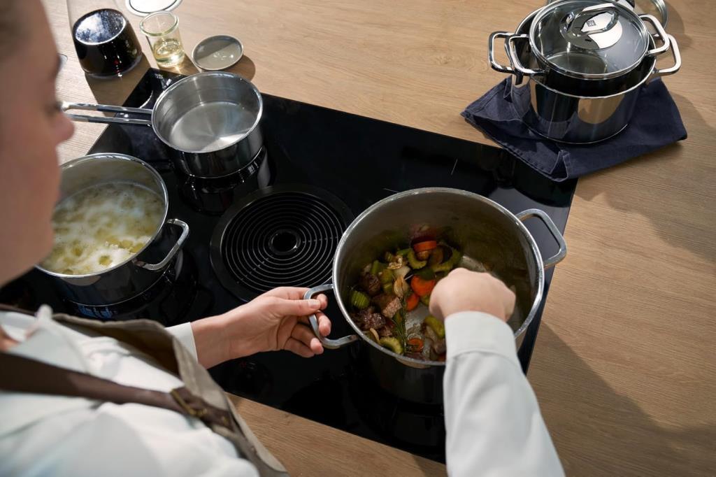 Zwilling 650600000 Quadro 5'li Çelik Tencere Seti Teşhir